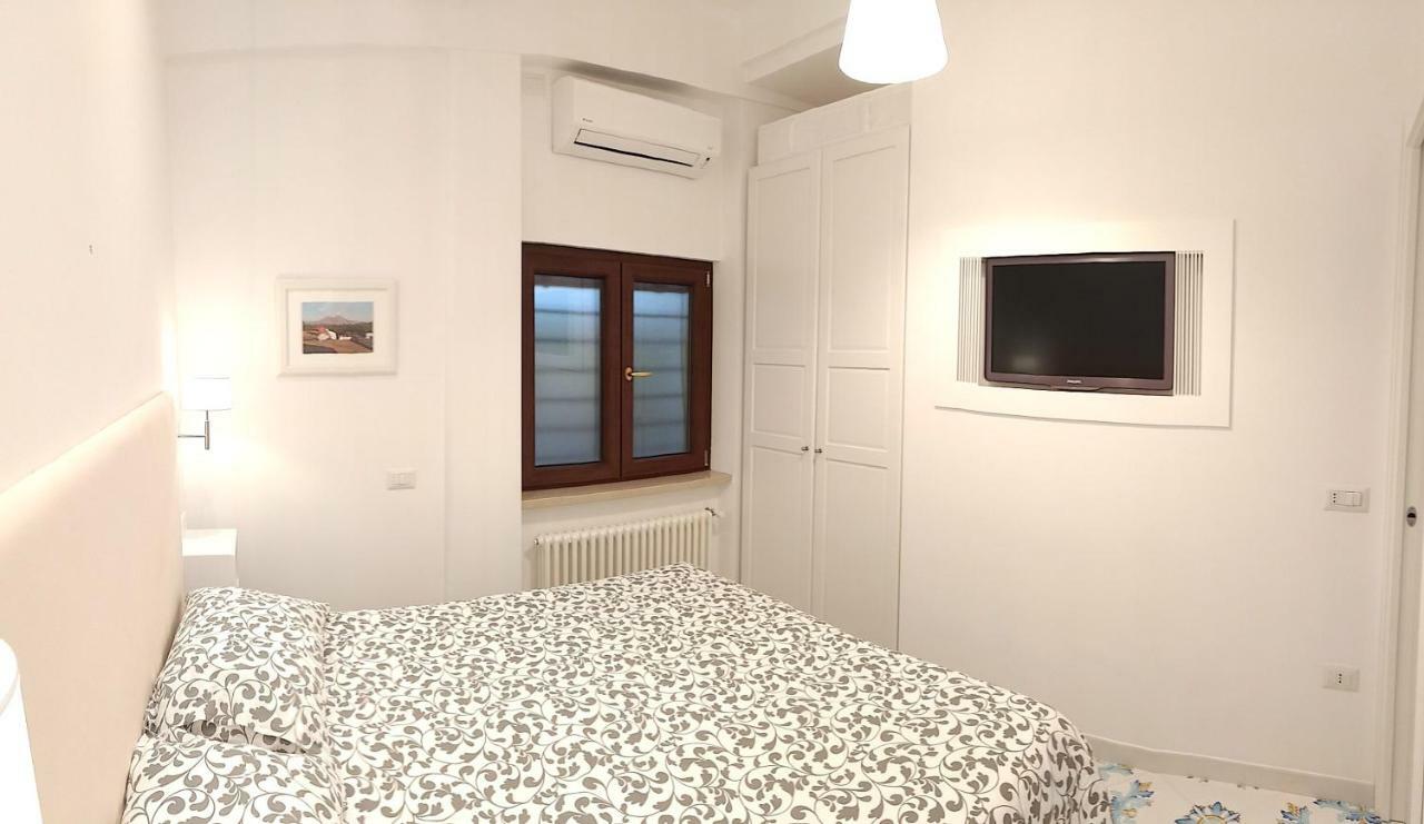 Mini Appartamento Al Chiostro Napoli Esterno foto